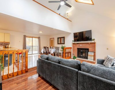 Clean & Comfy Poconos Chalet